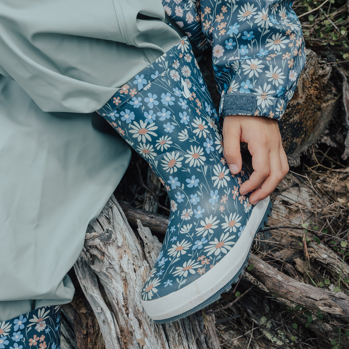 Rain Boots - Winter Floral-Rain Boots-Crywolf Child-EU20-Little Soldiers